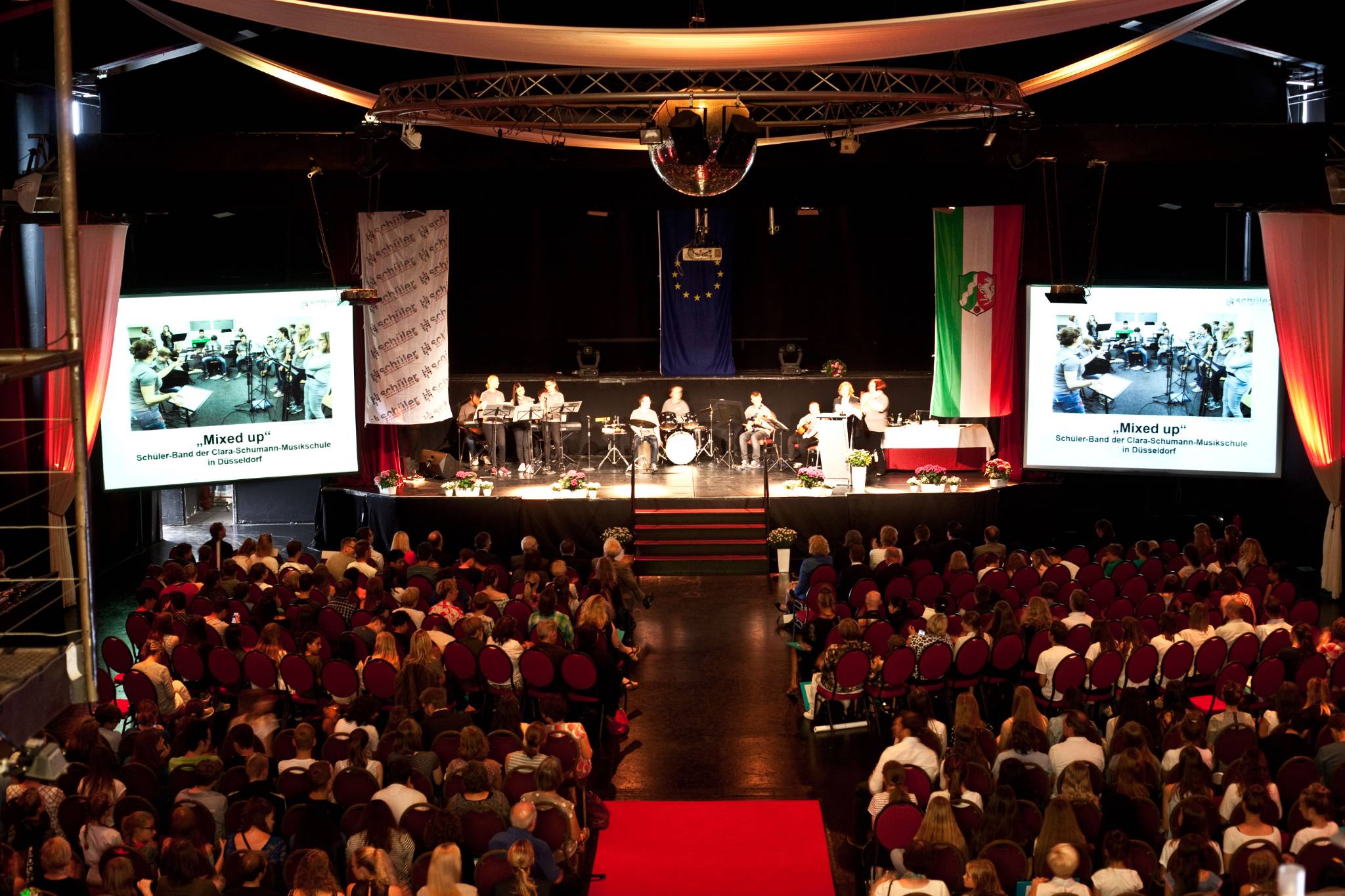 Saal mit Publikum, Bühne