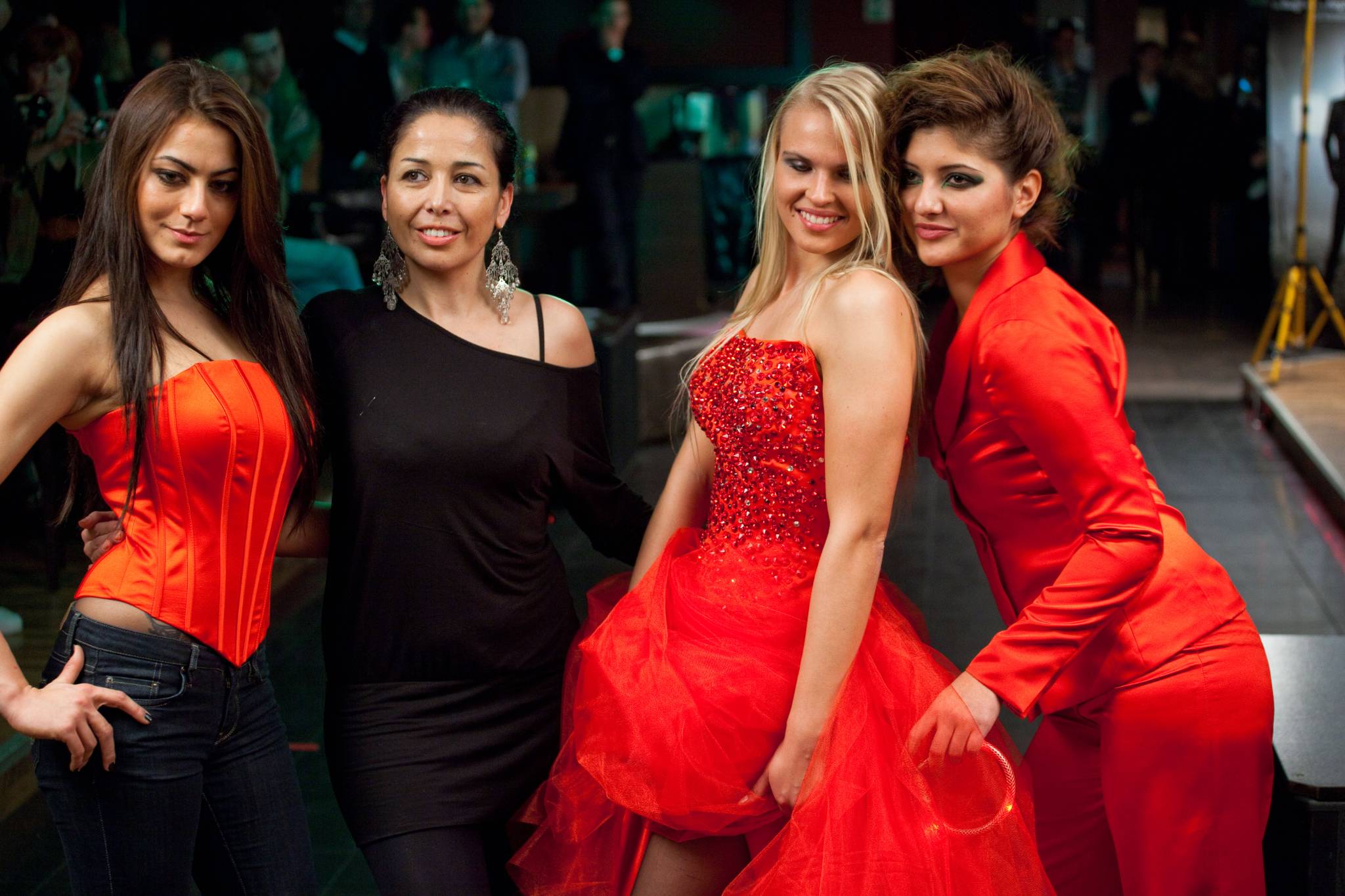 Modedesignerin und Modelle bei Fashion Show