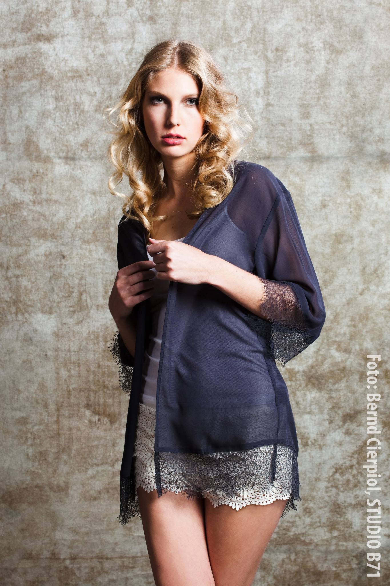Model in Kaftan